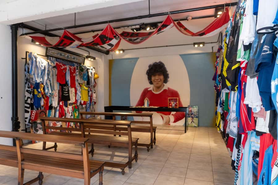 AllMaradona Buenos Aires: Maradona House Museum and Stadium - Pickup, timing, and how the small group helps your experience