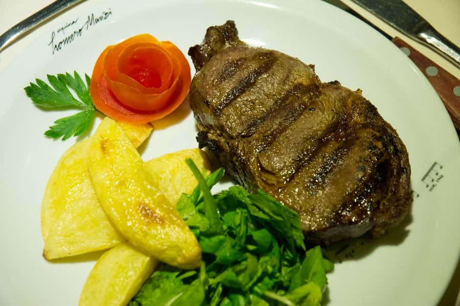 BA: Tango Show and Optional Dinner at Esquina Homero Manzi - Practicalities: pickup comfort, seating, and tipping habits