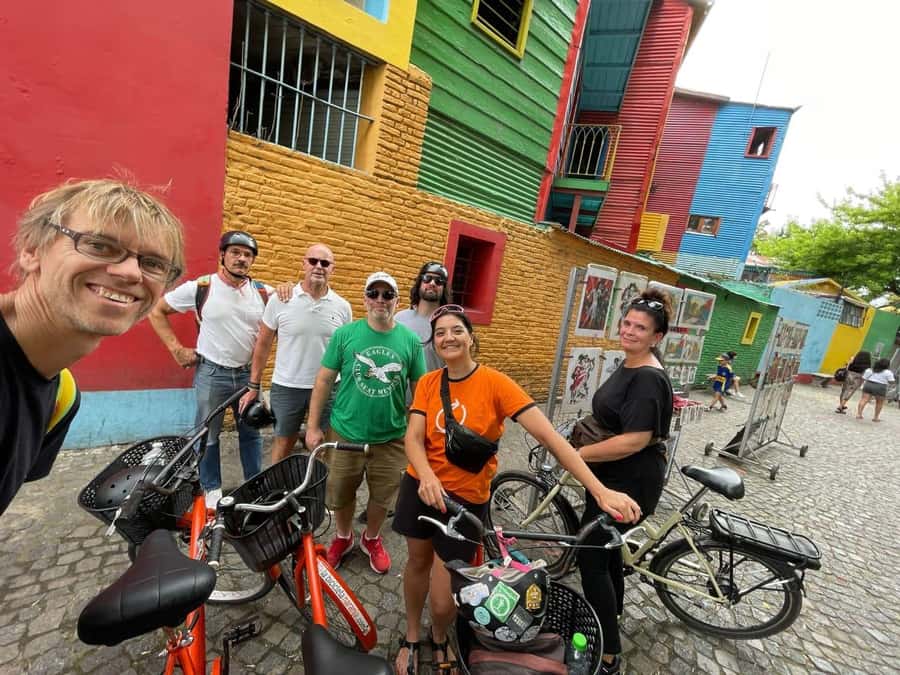 Bike Tour: Buenos Aires to the South - San Telmo mood: old streets and tango energy