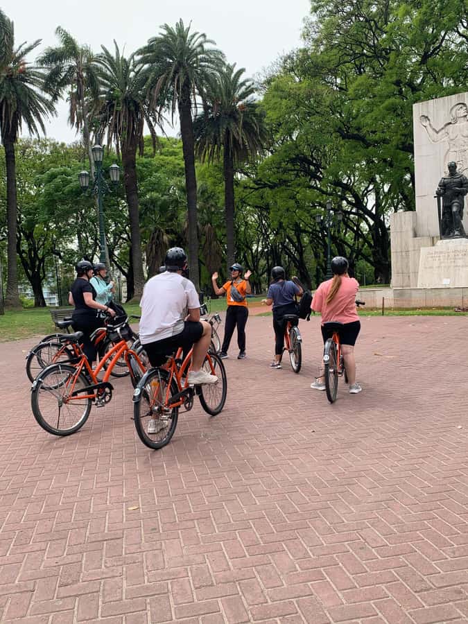 Bike Tour: Buenos Aires to the South (E-Bike) - Puerto Madero: modern docks, architecture, and Río de la Plata air