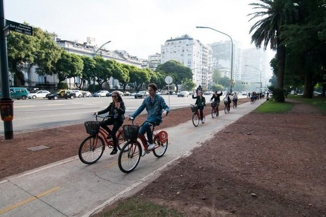Buenos Aires Bike Tour: North Districts, Recoleta and Palermo - Puerto Madero waterfront: modern docks, skyline views, and easy momentum