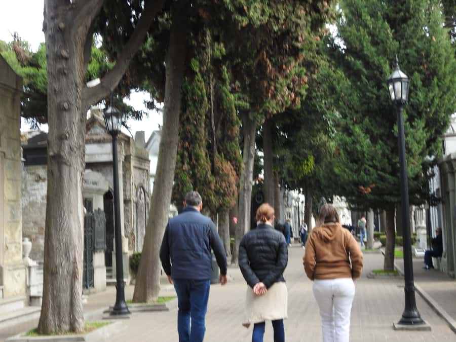 Buenos Aires: City Highlights Guided Tour with Transfer - Price and timing: what your $38 buys (and what it doesn’t)