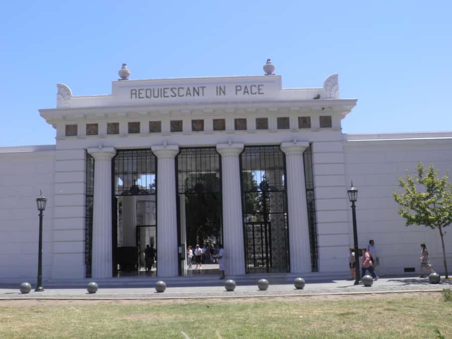 Buenos Aires: City Highlights Guided Tour with Transfer - What to expect from pickup and the minivan ride