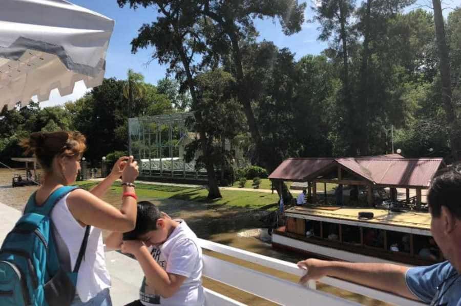 Buenos Aires: Classic Private Delta Tigre Boat Tour - Puerto de Frutos: the market break that makes it feel real