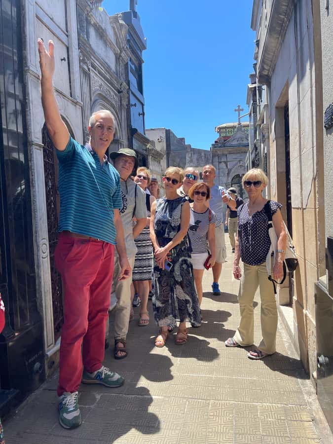 Buenos Aires: Customizable City Tour in Polish - Who this Buenos Aires Polish tour suits best