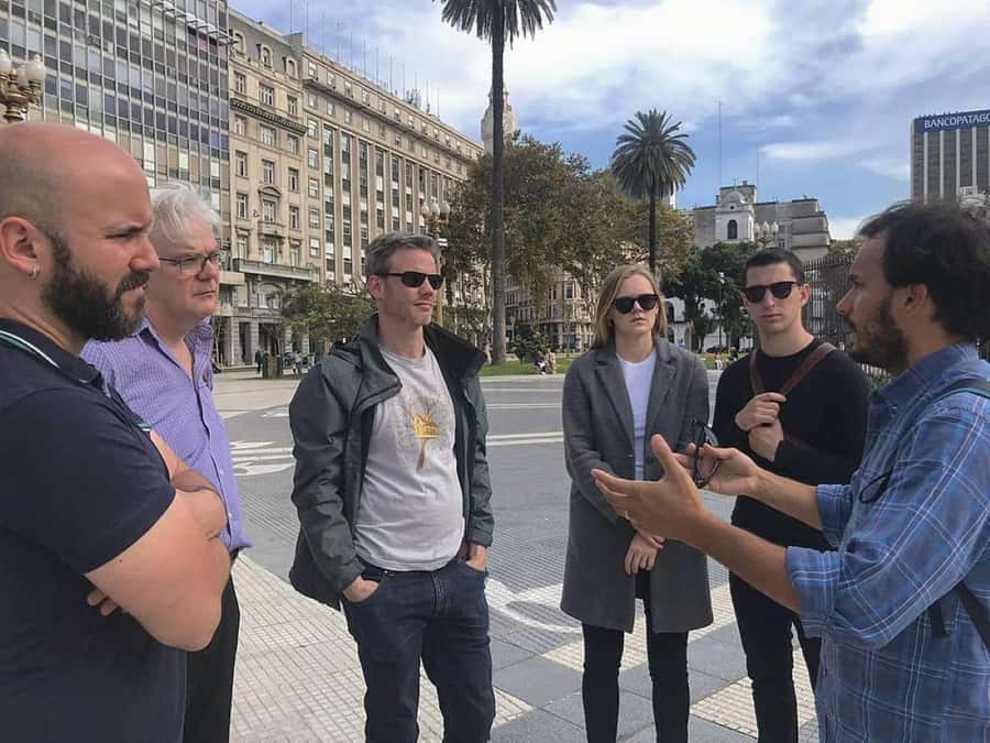 Buenos Aires for curious people - The questions that keep the walk moving