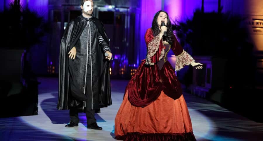 Buenos Aires: Gala Lírica Tickets at Palacio Paz. - How the gala show works: themed opera, live piano, and humor