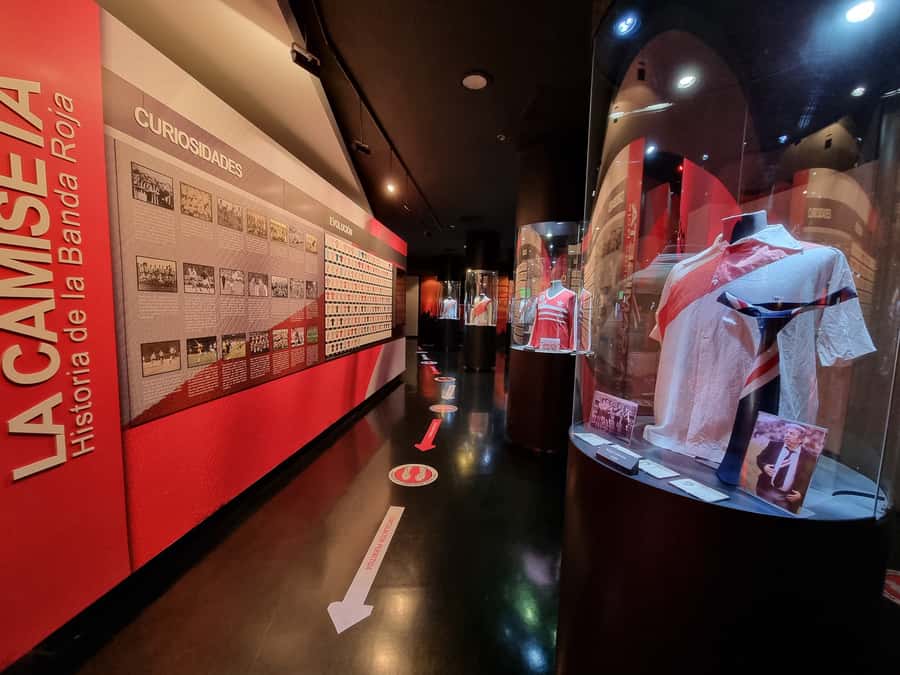 Buenos Aires: Hop-On Hop-Off Bus and Football Museums - Where to Start: Diagonal Norte, Plaza San Martín, and the Two Soccer Neighborhoods