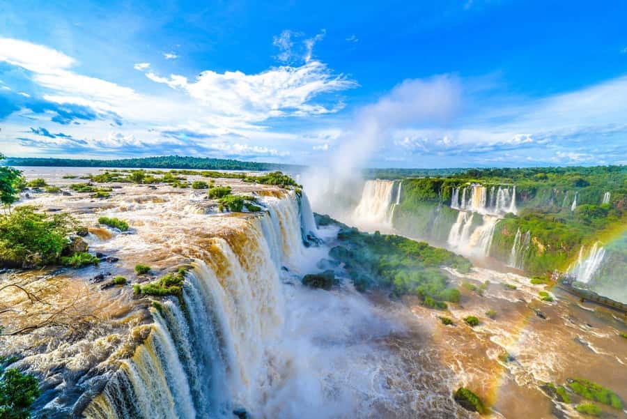 Buenos Aires: Iguazu Falls Private Day Trip with Airfare - Garganta del Diablo: walking the catwalk over the biggest fall