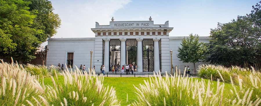 Buenos Aires: Private Recoleta Cemetery Walking Guided Tour - Who this tour suits best