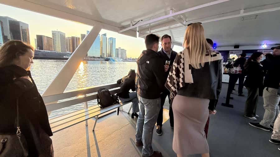 Buenos Aires: Puerto Madero Sunset Cruise with Open Bar - Two Boarding Options: Choose Your Timing Comfort