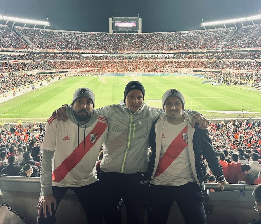 Buenos Aires: See a River Plate game with transport & local - Price and value: is $346 per person worth it?