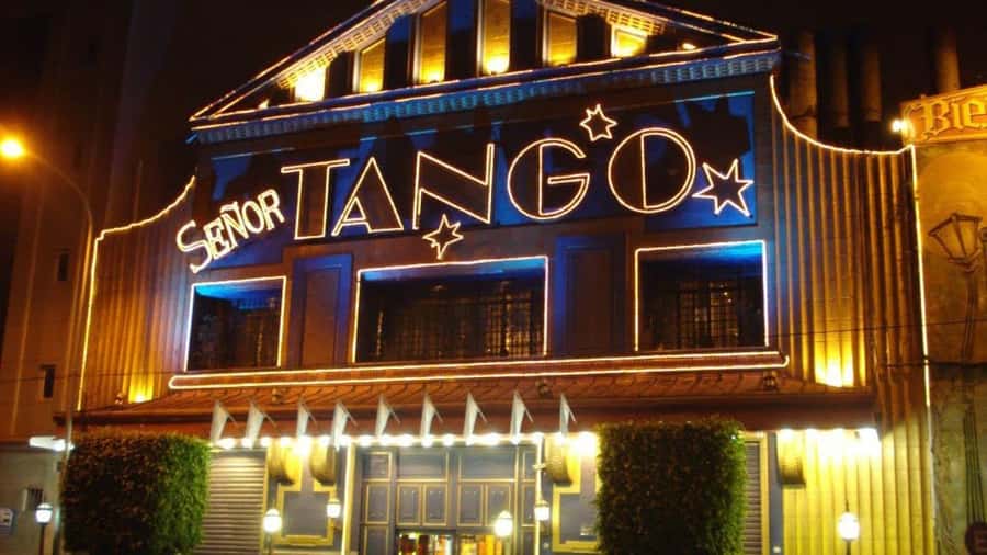 Buenos Aires: Señor Tango Show with Optional Dinner - The dinner option: Argentine food as part of the performance