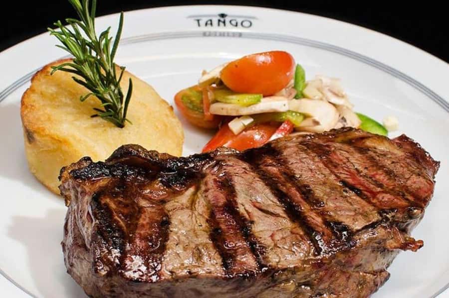 Buenos Aires: Tango Porteño Show Ticket with Dinner Option - Dinner vs. Empanadas: Choosing the Right Pre-Show Meal
