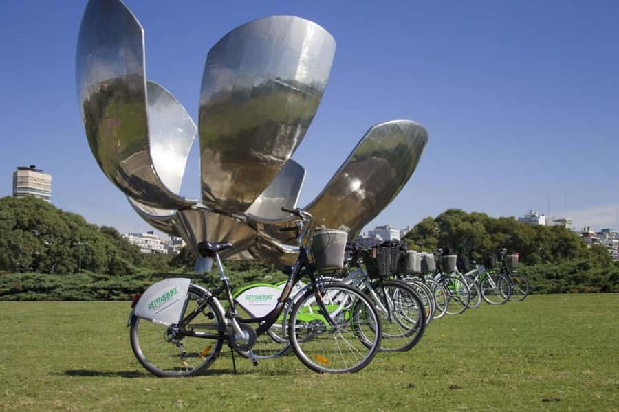City Bike Tour in Palermo and Recoleta - Guides make it feel easy: Spanish, English, and real energy
