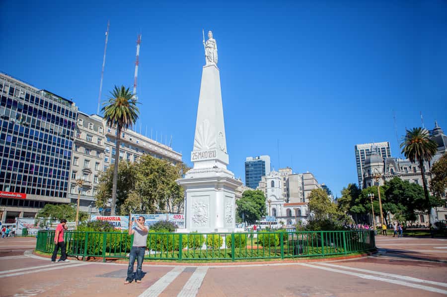 Classic City Tour of Buenos Aires: Neighborhoods and Emblems - San Nicolás and Montserrat: Where the City’s Power Shows