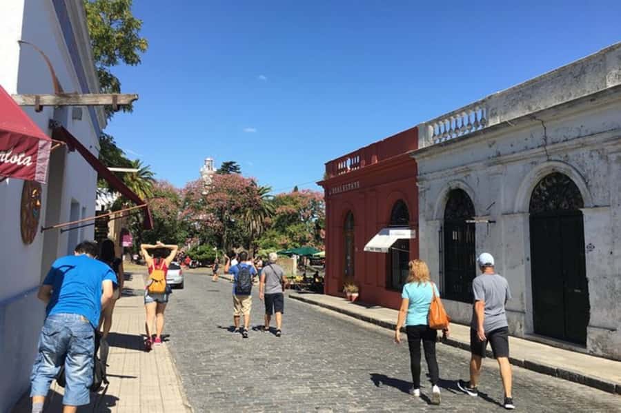 Colonia del Sacramento: Small-Group Day Trip - The Walking Tour in Old Town: A Route That Makes Sense