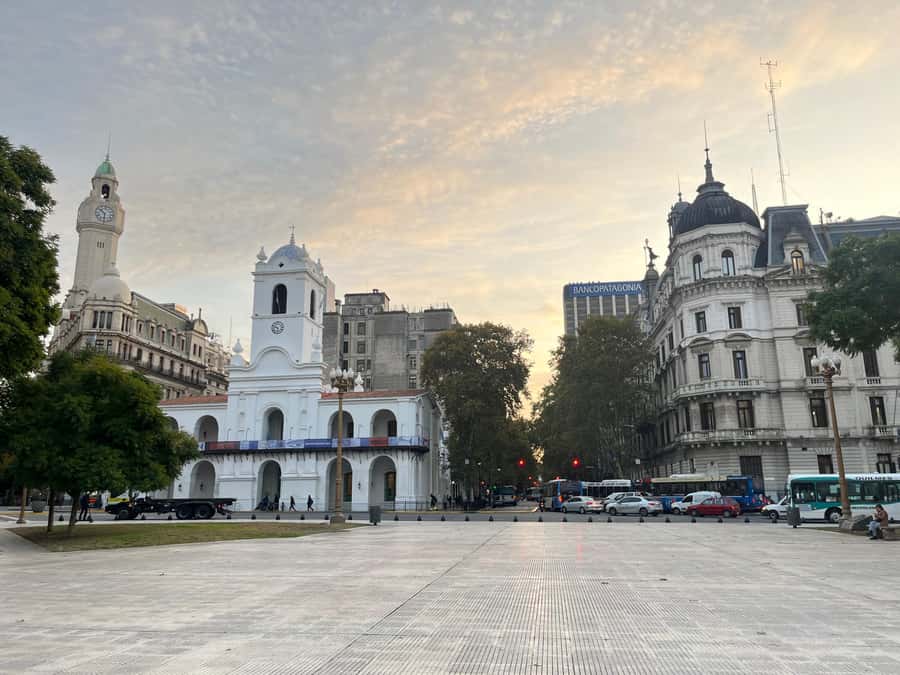 Exclusive Full-Day Private Tour in Buenos Aires - Plaza de Mayo and the Obelisco: start with Argentina’s core symbols