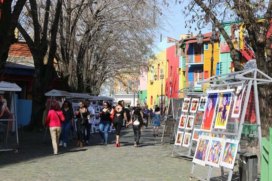Full Day City Tour Buenos Aires, Recoleta Cemetery and Tigre - Plaza de Mayo and Casa Rosada: The City’s Big-Decision Address