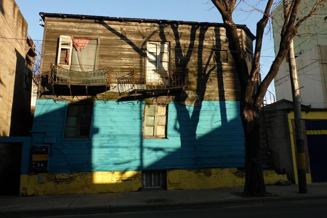 La Boca, a collective creation: Port, immigrants, arts and football - Bombonera in view: the quick stadium stop that still lands