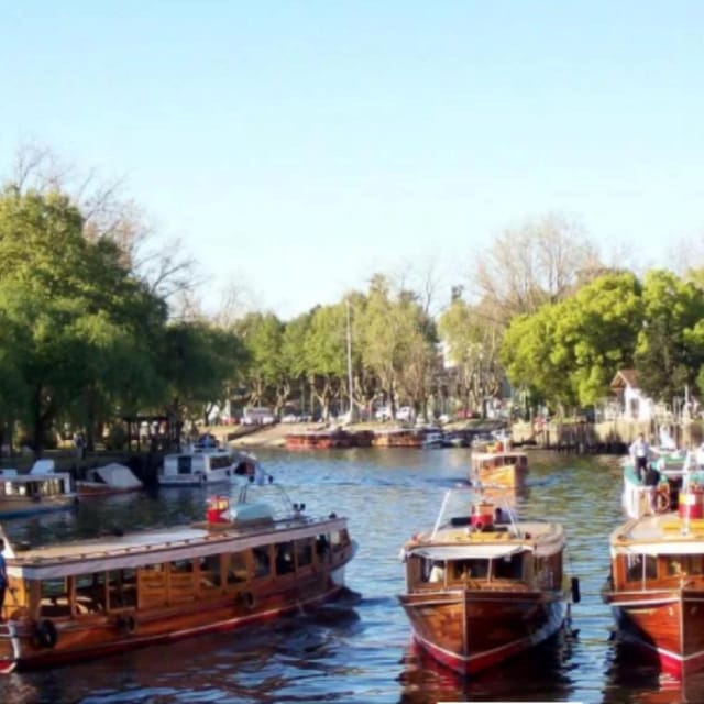 Private City Tour of Buenos Aires + Tigre Delta - Recoleta and Recoleta Cemetery: short walk, big emotional impact