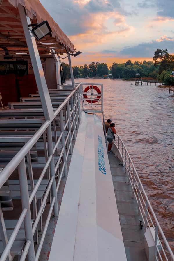 Private Day Trip to Tigre Delta from Buenos Aires - Paseo Victorica: short guided stop, then enjoy the riverside vibe