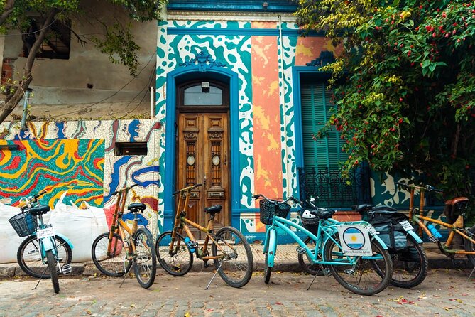 Private Off the Beaten Path: Hidden Urban Art Bike Tour - Barracas murals and Pasaje Lanín: where size becomes story