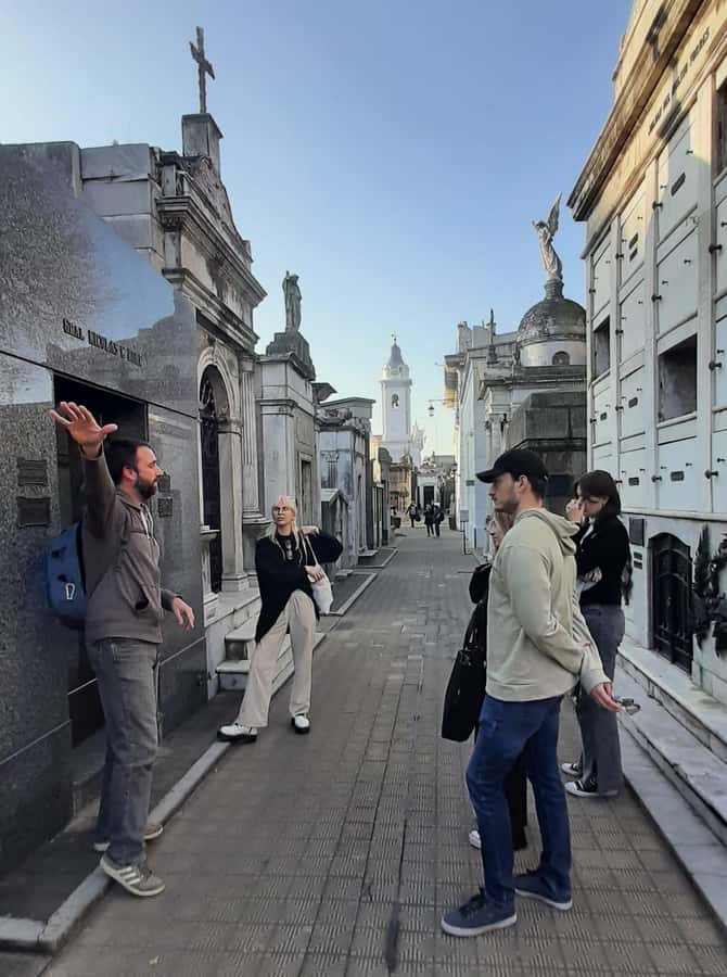 Recoleta Cemetery - Small Group Tour of History & Secrets - Key points before you go