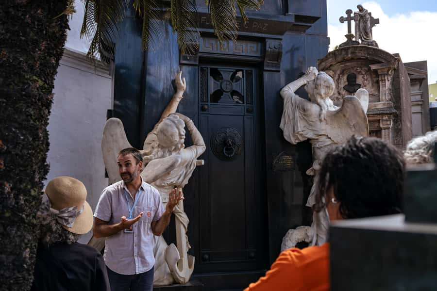 Recoleta Cemetery - Small Group Tour of History & Secrets - Recoleta Cemetery: why it feels like a secret city