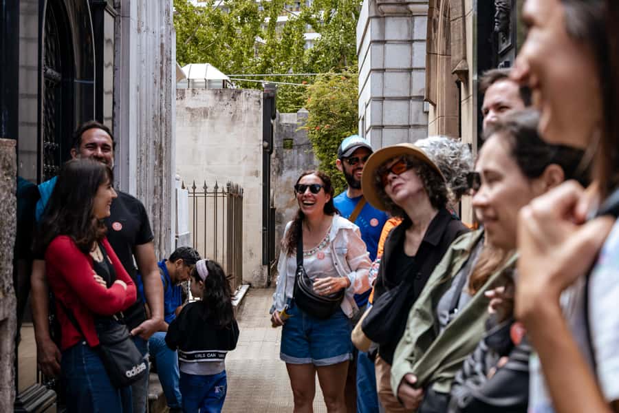 Recoleta Cemetery - Small Group Tour of History & Secrets - The legends: bitterness in stone and the woman buried alive