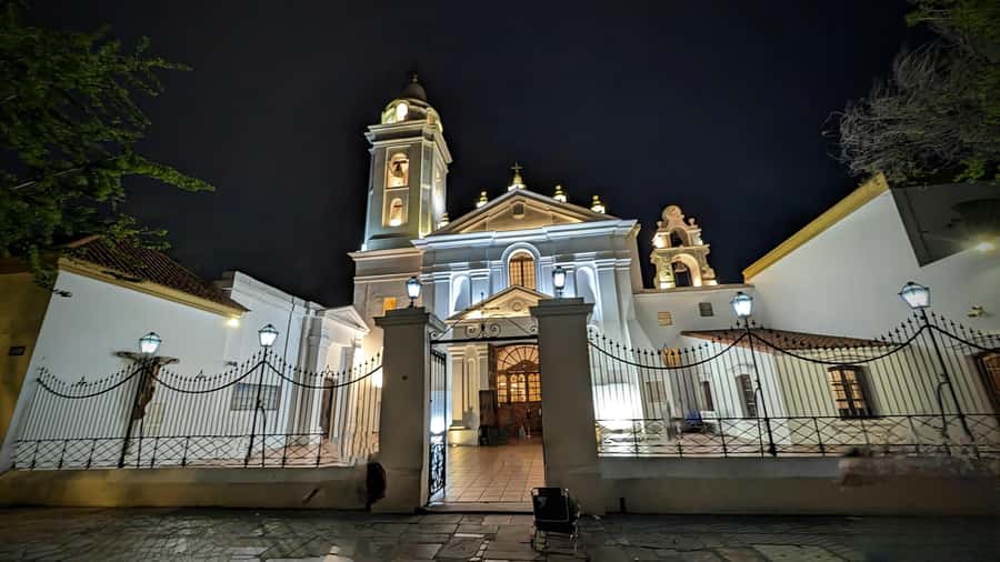 Recoleta Walking Tour and Live Jazz Show - What to bring (and what to expect when you get there)