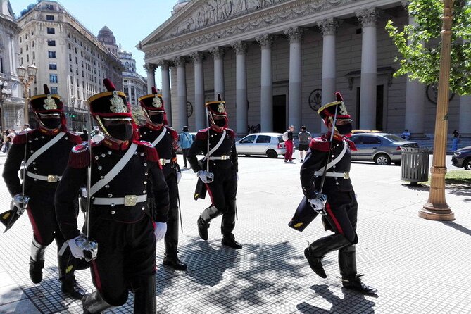 Small-group Buenos Aires City Tour - Guide language and group size: how to get more out of the bilingual format