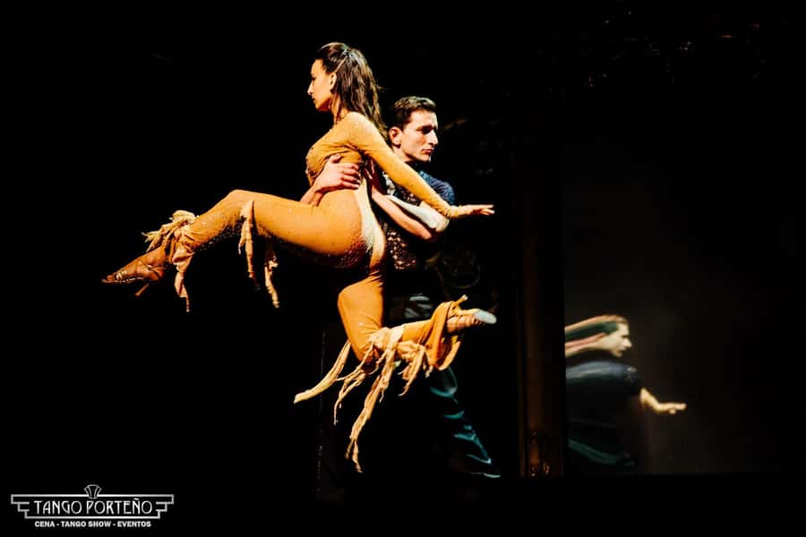 Tango Porteño: The Best Tango Night in Buenos Aires - Tango Porteño in Cerrito 570: an Art Deco theater for tango night