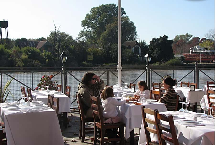 Tigre with Lunch overlooking the River and Navigation - Puerto de Frutos and Paseo Victorica: Shopping, Strolling, and Riverfront Time
